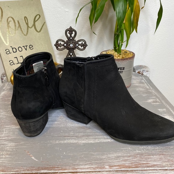 Blondo waterproof black ankle high booties 8M - Picture 7 of 10